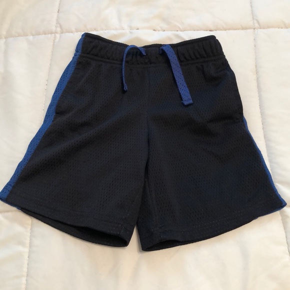 Boy size 4 Black & Dark blue Active wear mesh shorts - Picture 1 of 4
